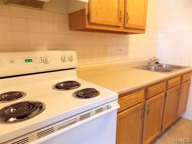 18 N 44TH Street 10, Belleville, IL 62226