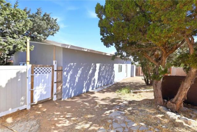 7008 Summit Valley, Hesperia, CA 92345