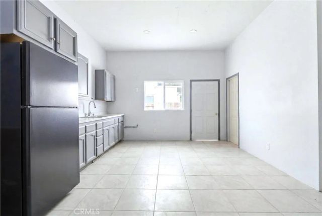 7008 Summit Valley, Hesperia, CA 92345