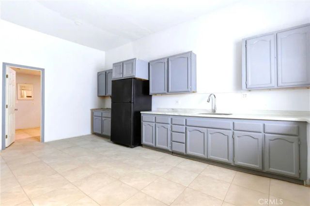 7008 Summit Valley, Hesperia, CA 92345