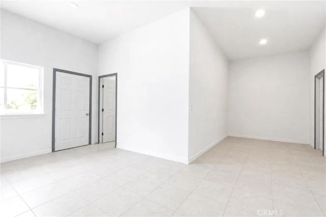 7008 Summit Valley, Hesperia, CA 92345