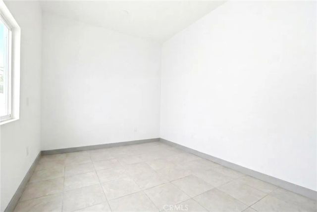 7008 Summit Valley, Hesperia, CA 92345