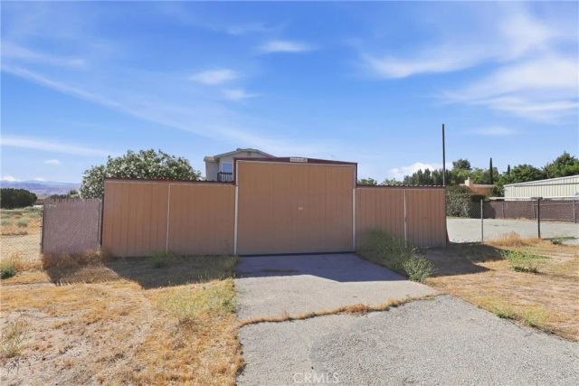7008 Summit Valley, Hesperia, CA 92345