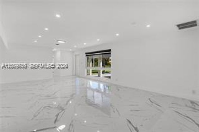 2185 Imperial Point Dr, Fort Lauderdale, FL 33308