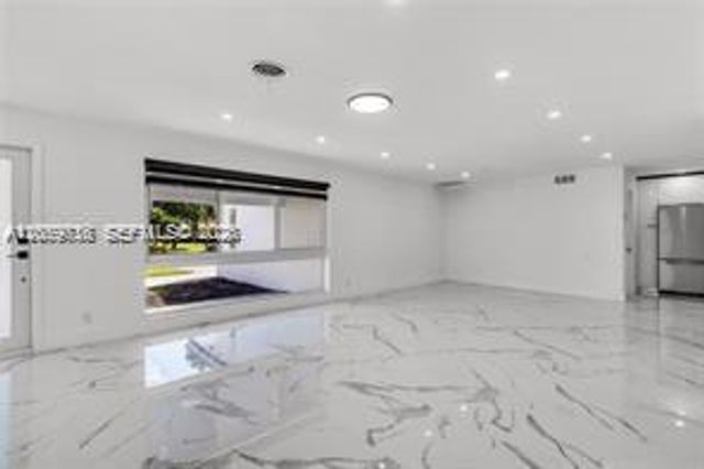 2185 Imperial Point Dr, Fort Lauderdale, FL 33308