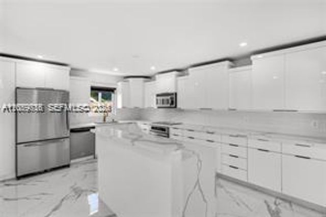 2185 Imperial Point Dr, Fort Lauderdale, FL 33308