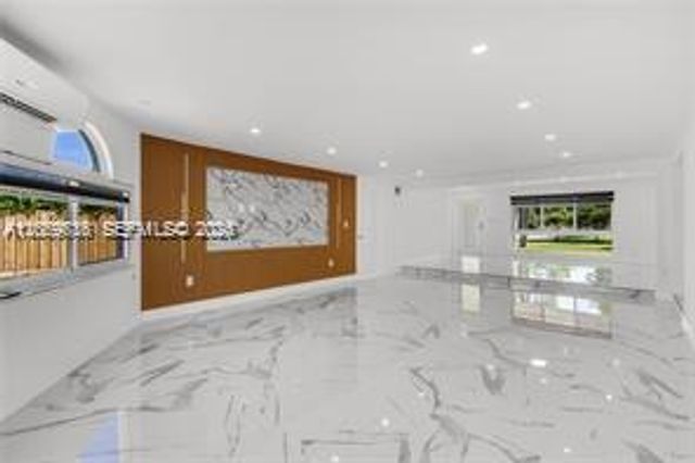 2185 Imperial Point Dr, Fort Lauderdale, FL 33308