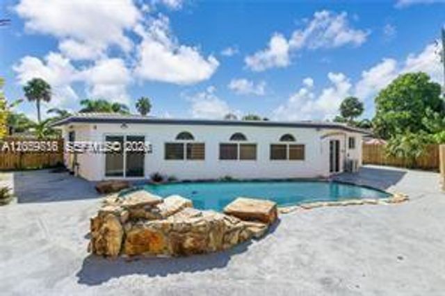 2185 Imperial Point Dr, Fort Lauderdale, FL 33308