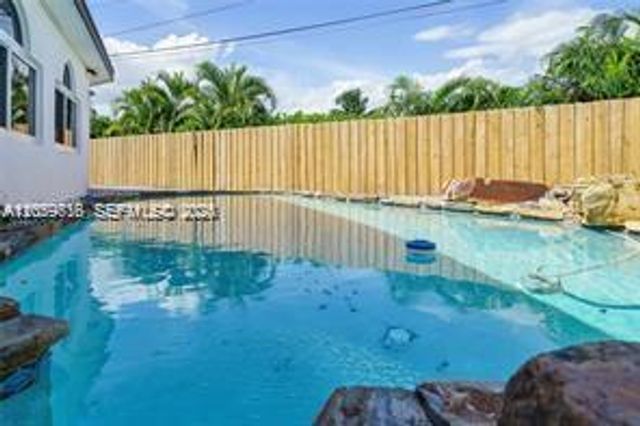 2185 Imperial Point Dr, Fort Lauderdale, FL 33308