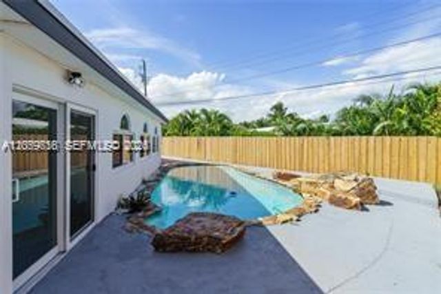 2185 Imperial Point Dr, Fort Lauderdale, FL 33308