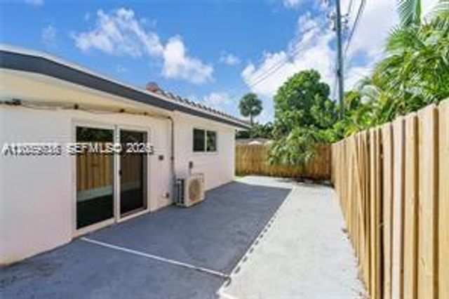 2185 Imperial Point Dr, Fort Lauderdale, FL 33308