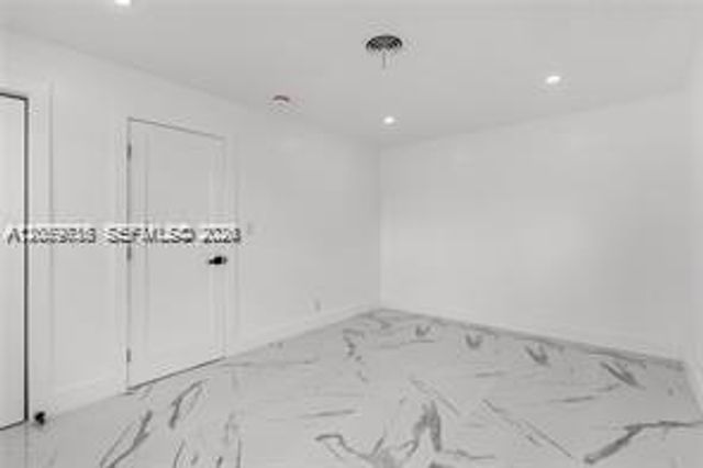 2185 Imperial Point Dr, Fort Lauderdale, FL 33308