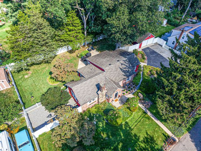 11 Keeler Street, Huntington, NY 11743