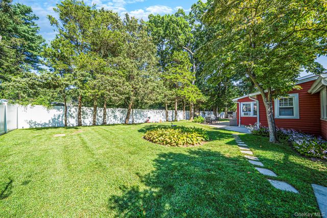 11 Keeler Street, Huntington, NY 11743