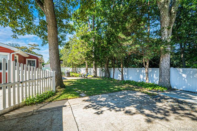 11 Keeler Street, Huntington, NY 11743