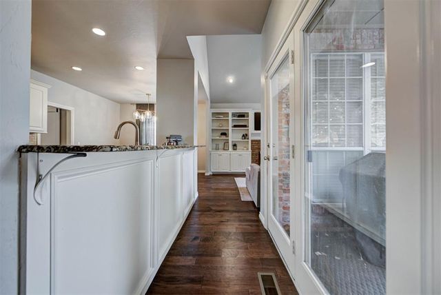 2209 Mission Road, Edmond, OK 73034