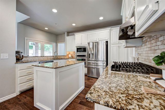 2209 Mission Road, Edmond, OK 73034