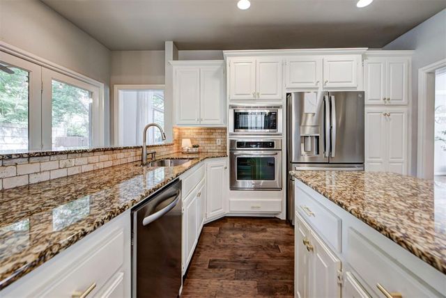 2209 Mission Road, Edmond, OK 73034