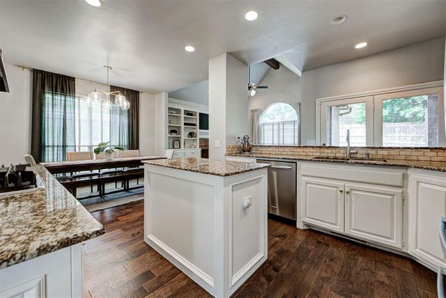 2209 Mission Road, Edmond, OK 73034