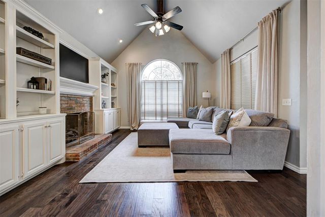 2209 Mission Road, Edmond, OK 73034