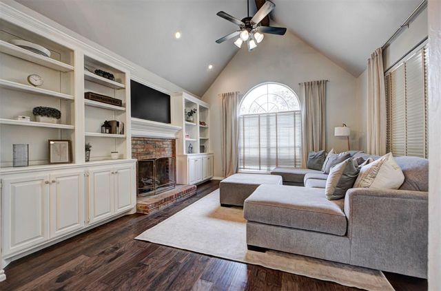 2209 Mission Road, Edmond, OK 73034
