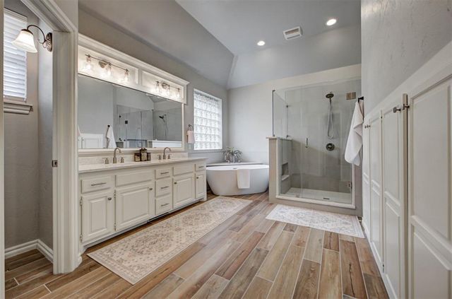 2209 Mission Road, Edmond, OK 73034