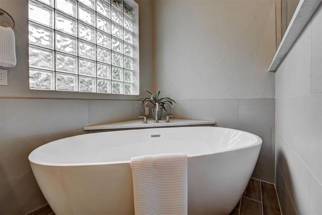 2209 Mission Road, Edmond, OK 73034