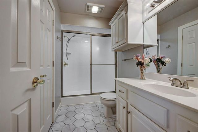 2209 Mission Road, Edmond, OK 73034