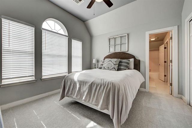 2209 Mission Road, Edmond, OK 73034
