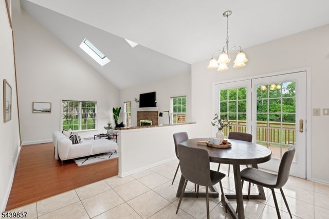 18 Montfort Dr, Montgomery Twp., NJ 08502