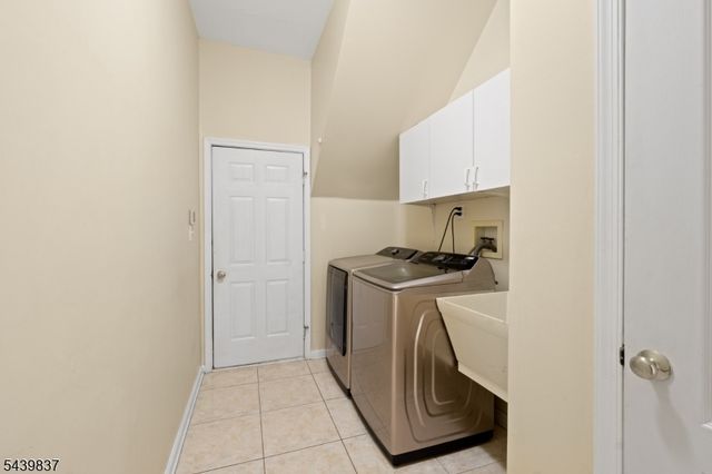18 Montfort Dr, Montgomery Twp., NJ 08502