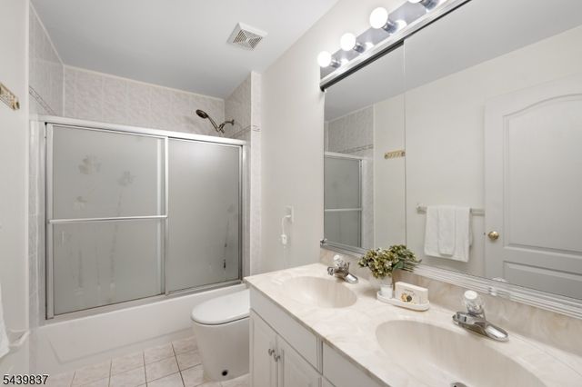 18 Montfort Dr, Montgomery Twp., NJ 08502