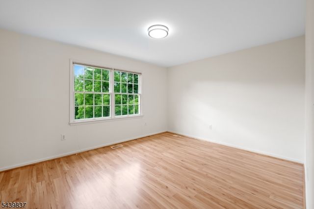 18 Montfort Dr, Montgomery Twp., NJ 08502