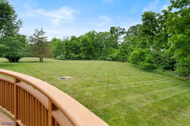 18 Montfort Dr, Montgomery Twp., NJ 08502