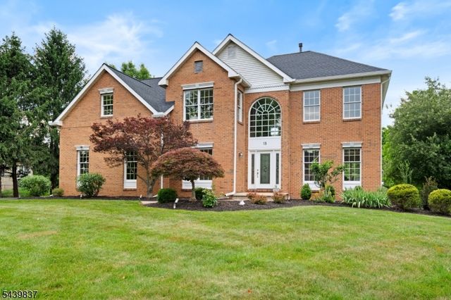 18 Montfort Dr, Montgomery Twp., NJ 08502