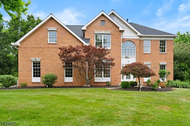 18 Montfort Dr, Montgomery Twp., NJ 08502