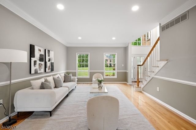 18 Montfort Dr, Montgomery Twp., NJ 08502