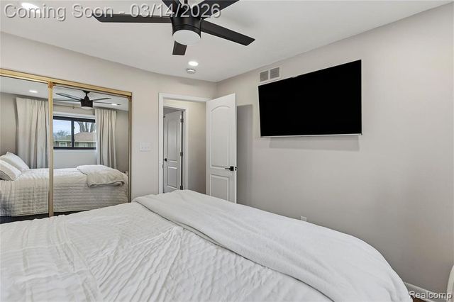 28625 Bradner Drive, Warren, MI 48088