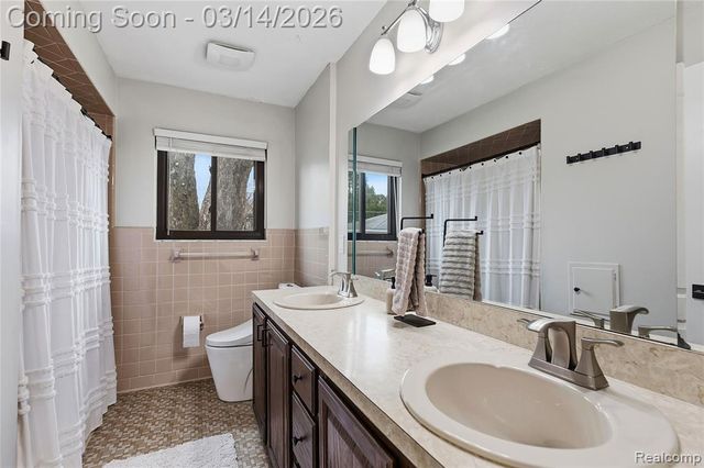 28625 Bradner Drive, Warren, MI 48088