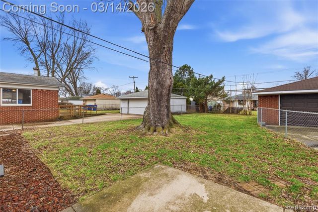 28625 Bradner Drive, Warren, MI 48088