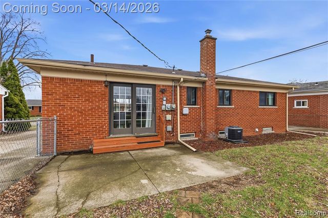 28625 Bradner Drive, Warren, MI 48088