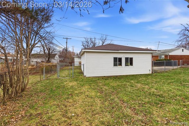 28625 Bradner Drive, Warren, MI 48088