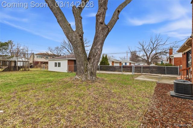 28625 Bradner Drive, Warren, MI 48088