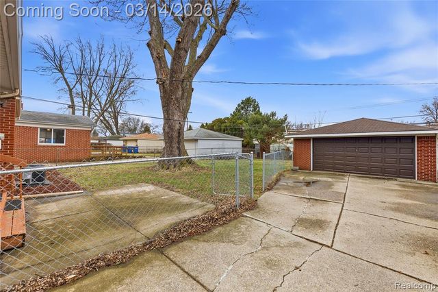 28625 Bradner Drive, Warren, MI 48088