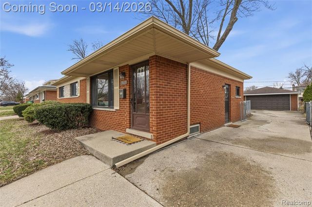 28625 Bradner Drive, Warren, MI 48088