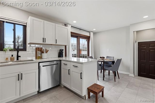 28625 Bradner Drive, Warren, MI 48088