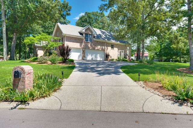 7401 Galahad Ct, Fairview, TN 37062