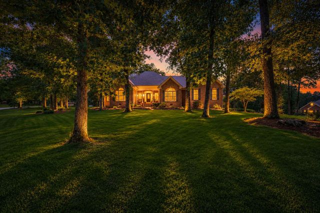 7401 Galahad Ct, Fairview, TN 37062
