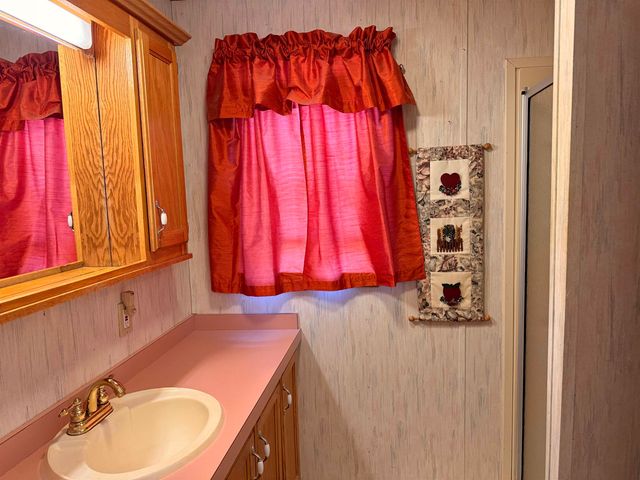 18 Lindy Road, Vernon, VT 05354