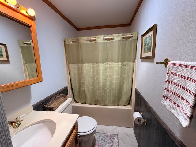 18 Lindy Road, Vernon, VT 05354